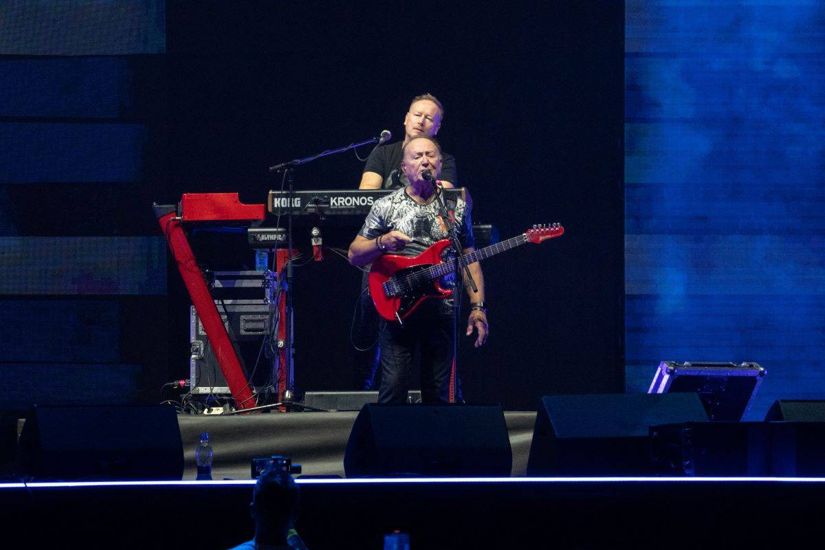 Český mejdan v O2 areně rozjeli Chinaski, Olympic, Čechomor s Lucií Bílou i O5 a Radeček