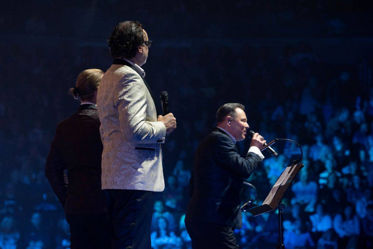 Český mejdan v O2 areně rozjeli Chinaski, Olympic, Čechomor s Lucií Bílou i O5 a Radeček