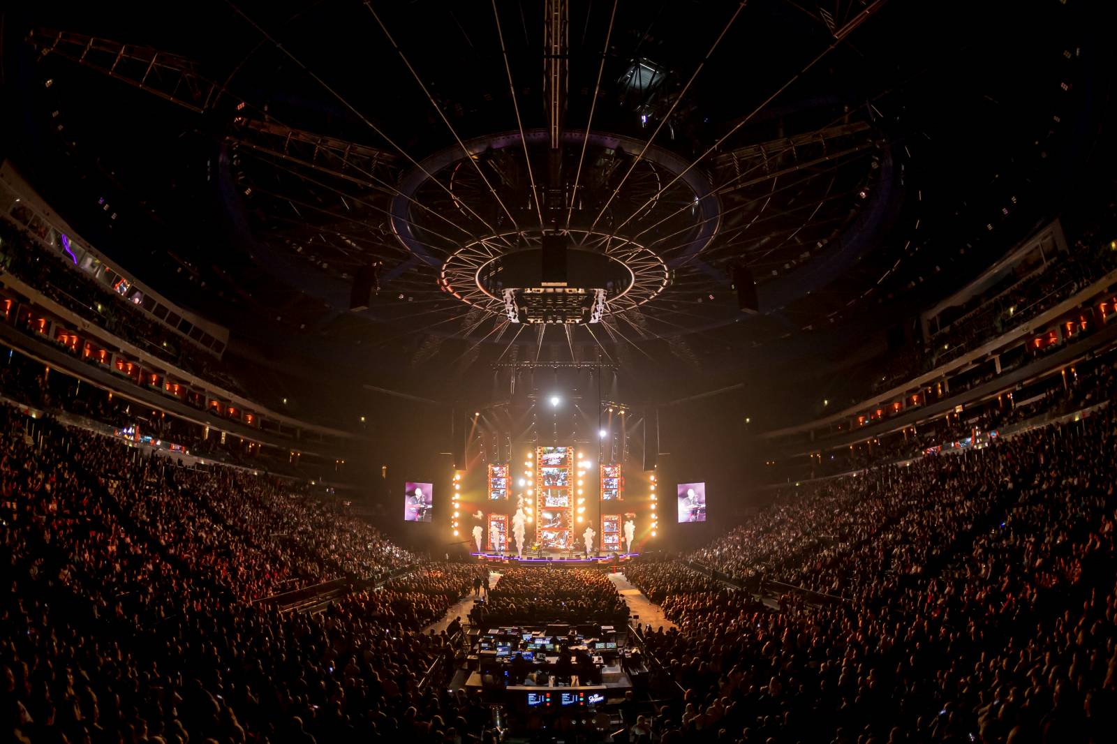 Impuls rozjel v O2 areně český mejdan, pozval na něj Chinaski, Olgu Lounovou, Olympic i 4 Tenory