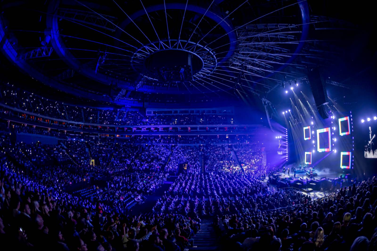 Impuls rozjel v O2 areně český mejdan, pozval na něj Chinaski, Olgu Lounovou, Olympic i 4 Tenory