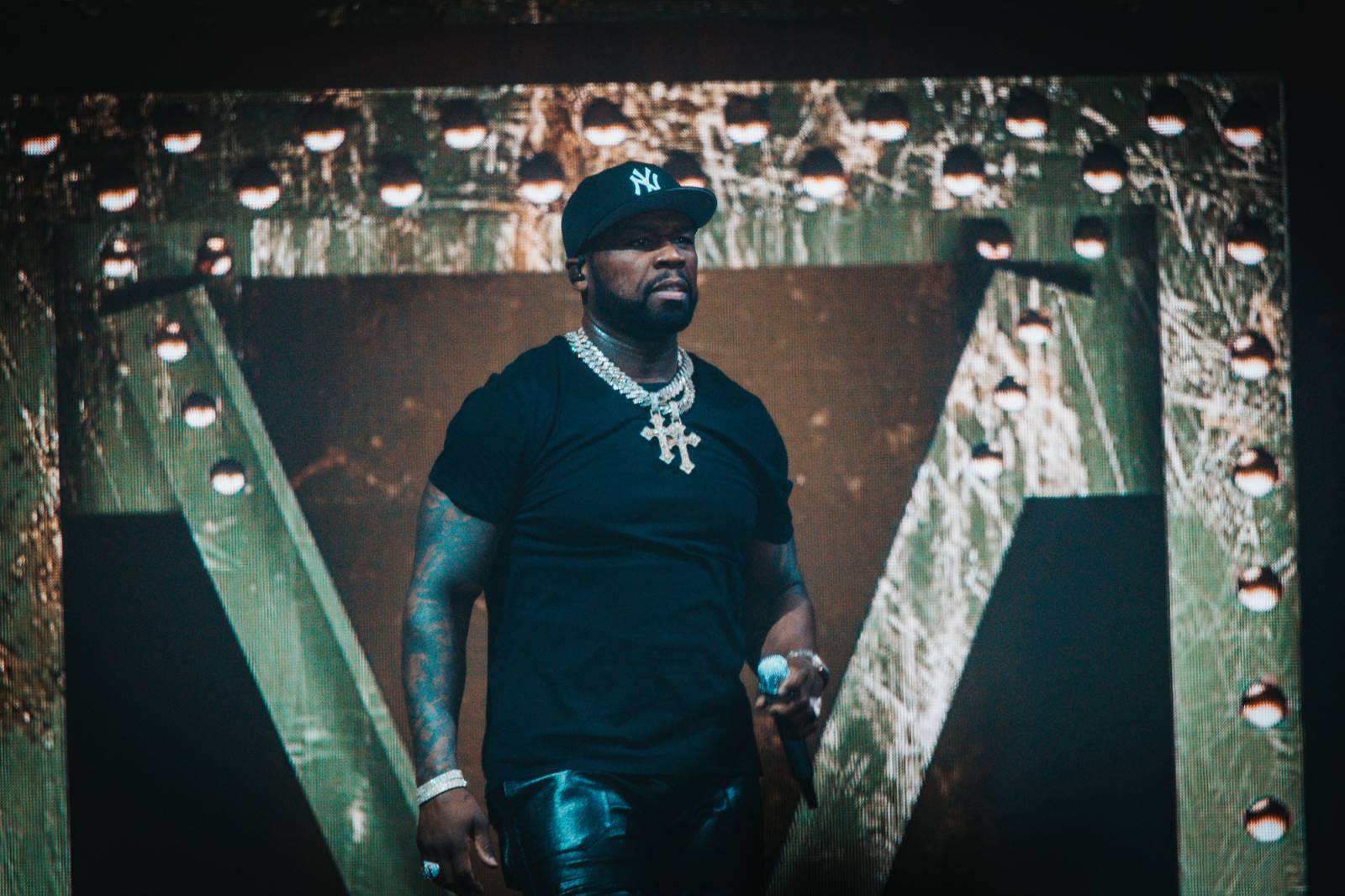 50 Cent se v Praze loučil s českými fanoušky, v O2 areně přehrál své největší hity