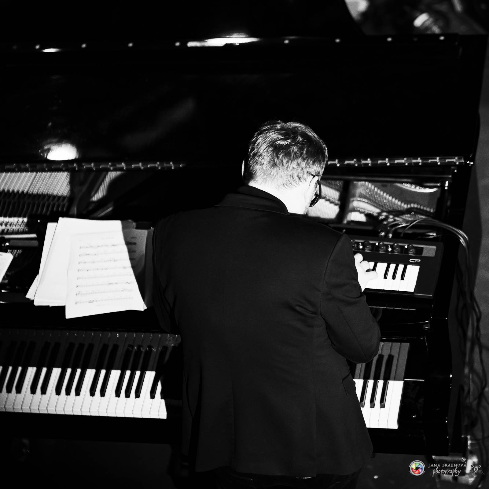 V Plzni se vzpomínalo na Petra Hapku. Jeho písně zazpívaly Kateřina Marie Tichá i Hana Holišová