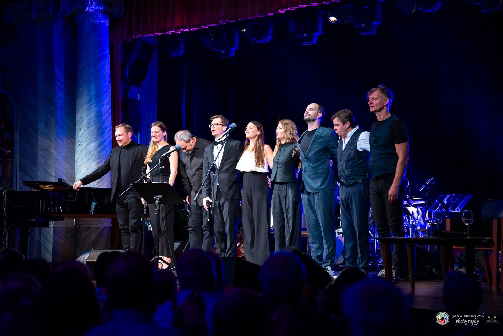 V Plzni se vzpomínalo na Petra Hapku. Jeho písně zazpívaly Kateřina Marie Tichá i Hana Holišová