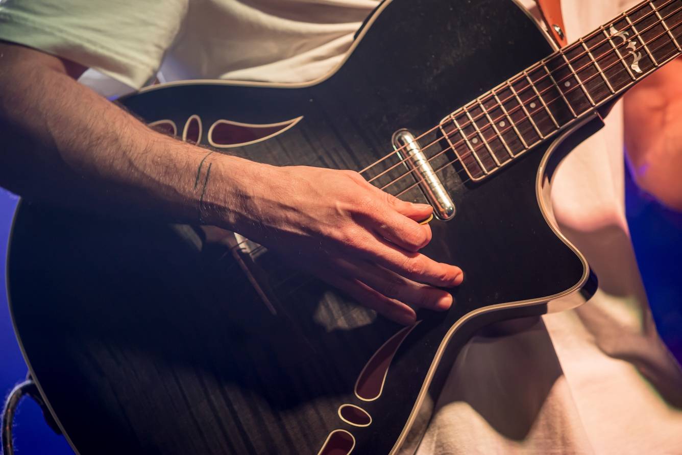 Vojtaano pokřtil album Do trojky, v pražském Futuru ho doprovodili Fast Food Orchestra