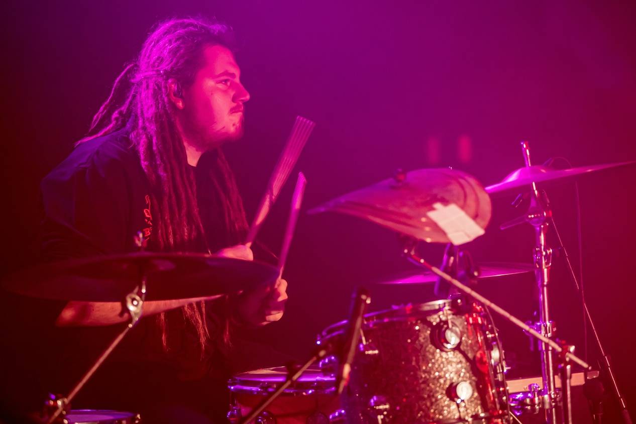 Vojtaano pokřtil album Do trojky, v pražském Futuru ho doprovodili Fast Food Orchestra