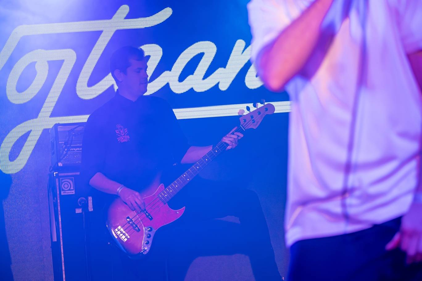 Vojtaano pokřtil album Do trojky, v pražském Futuru ho doprovodili Fast Food Orchestra