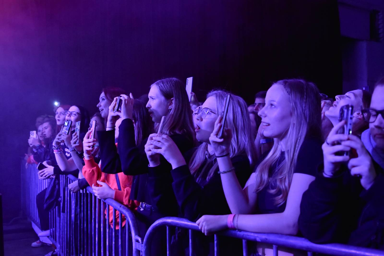 Sofian Medjmedj rozdával v Plzni energii, od fanynky si vysloužil růži