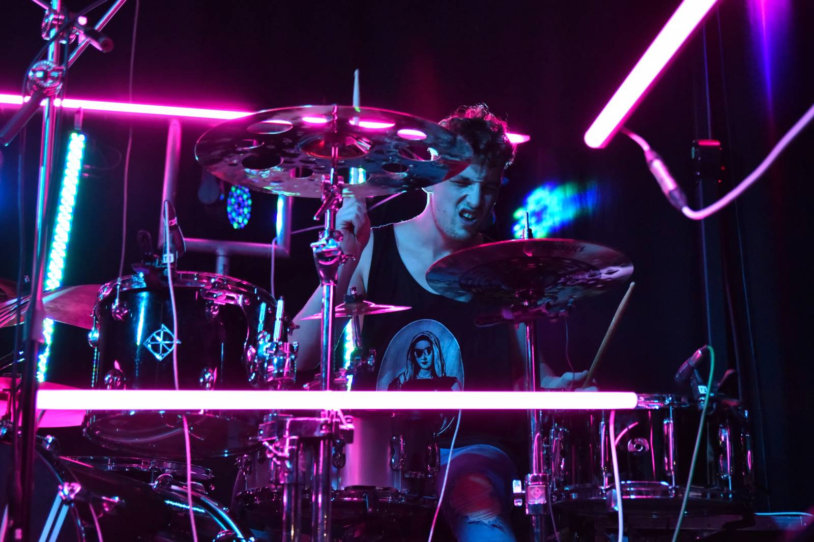 Sofian Medjmedj rozdával v Plzni energii, od fanynky si vysloužil růži