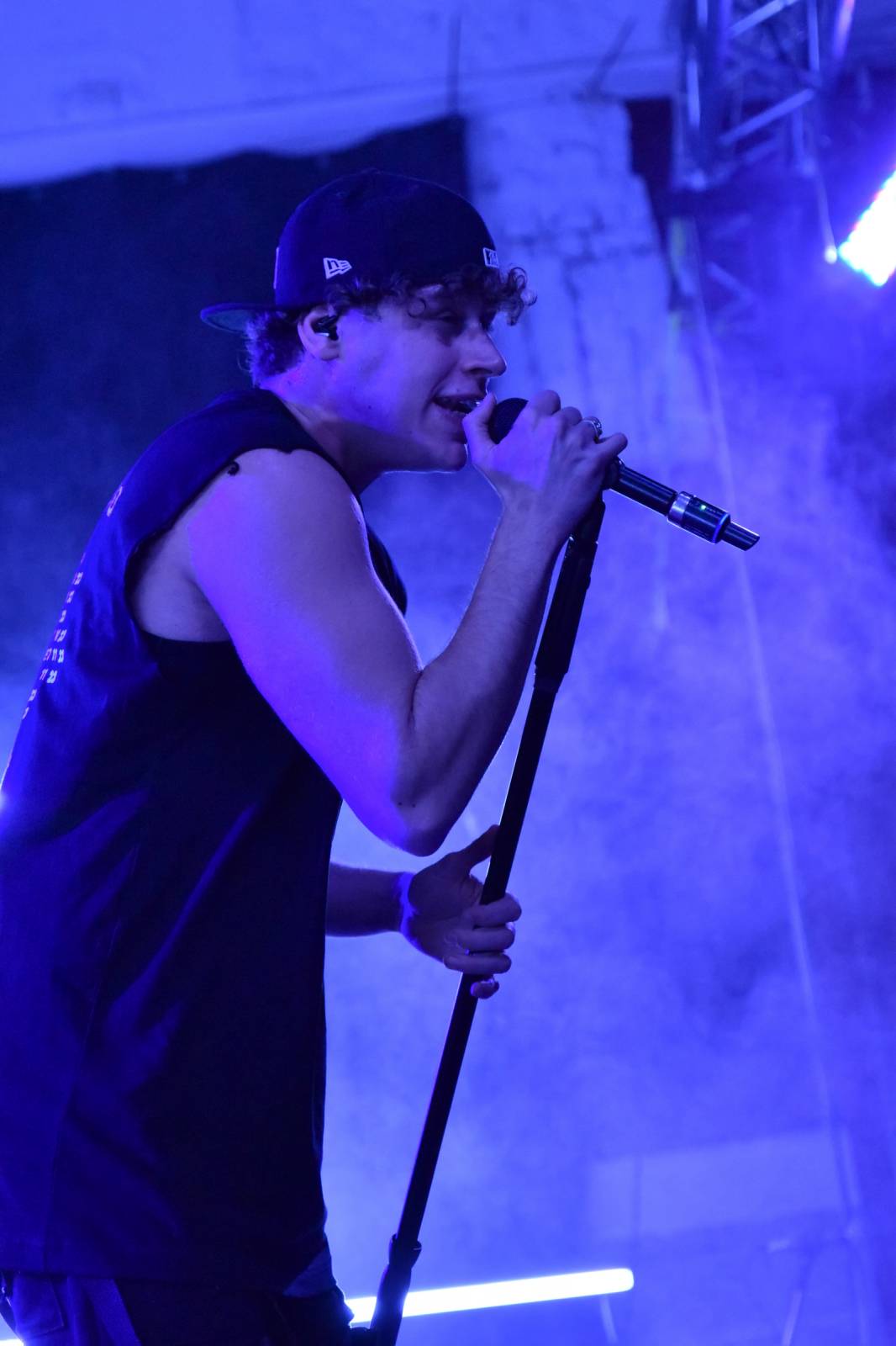 Sofian Medjmedj rozdával v Plzni energii, od fanynky si vysloužil růži