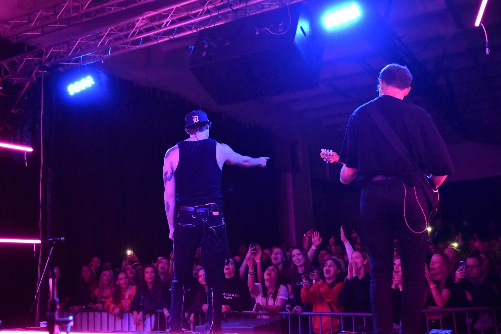 Sofian Medjmedj rozdával v Plzni energii, od fanynky si vysloužil růži