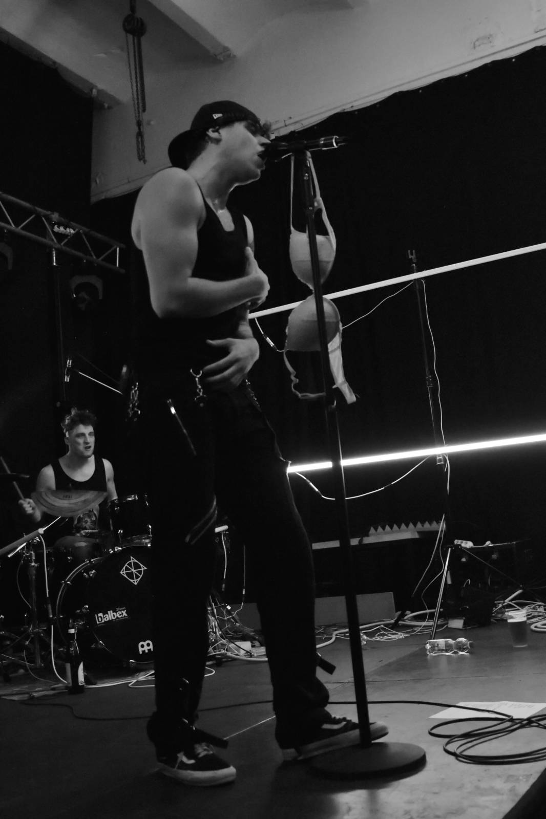 Sofian Medjmedj rozdával v Plzni energii, od fanynky si vysloužil růži