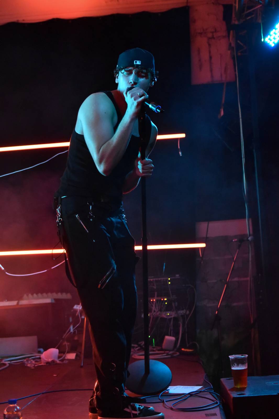 Sofian Medjmedj rozdával v Plzni energii, od fanynky si vysloužil růži