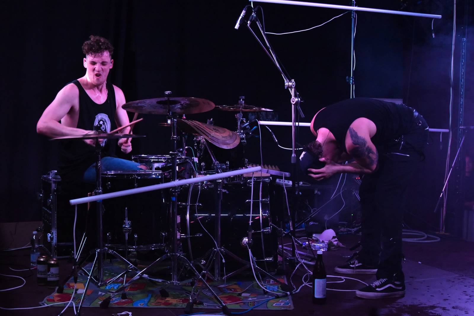 Sofian Medjmedj rozdával v Plzni energii, od fanynky si vysloužil růži