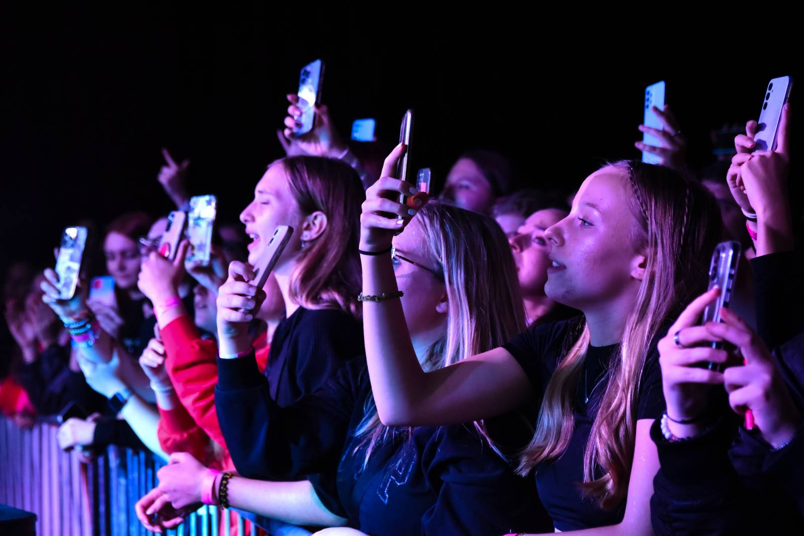 Sofian Medjmedj rozdával v Plzni energii, od fanynky si vysloužil růži