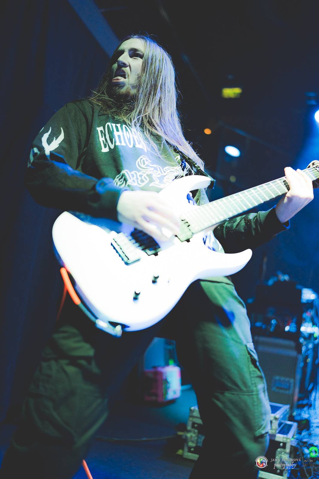 Dramatický, mrazivý i opředený záhadami. Takový byl koncert Skynd v pražském SaSaZu