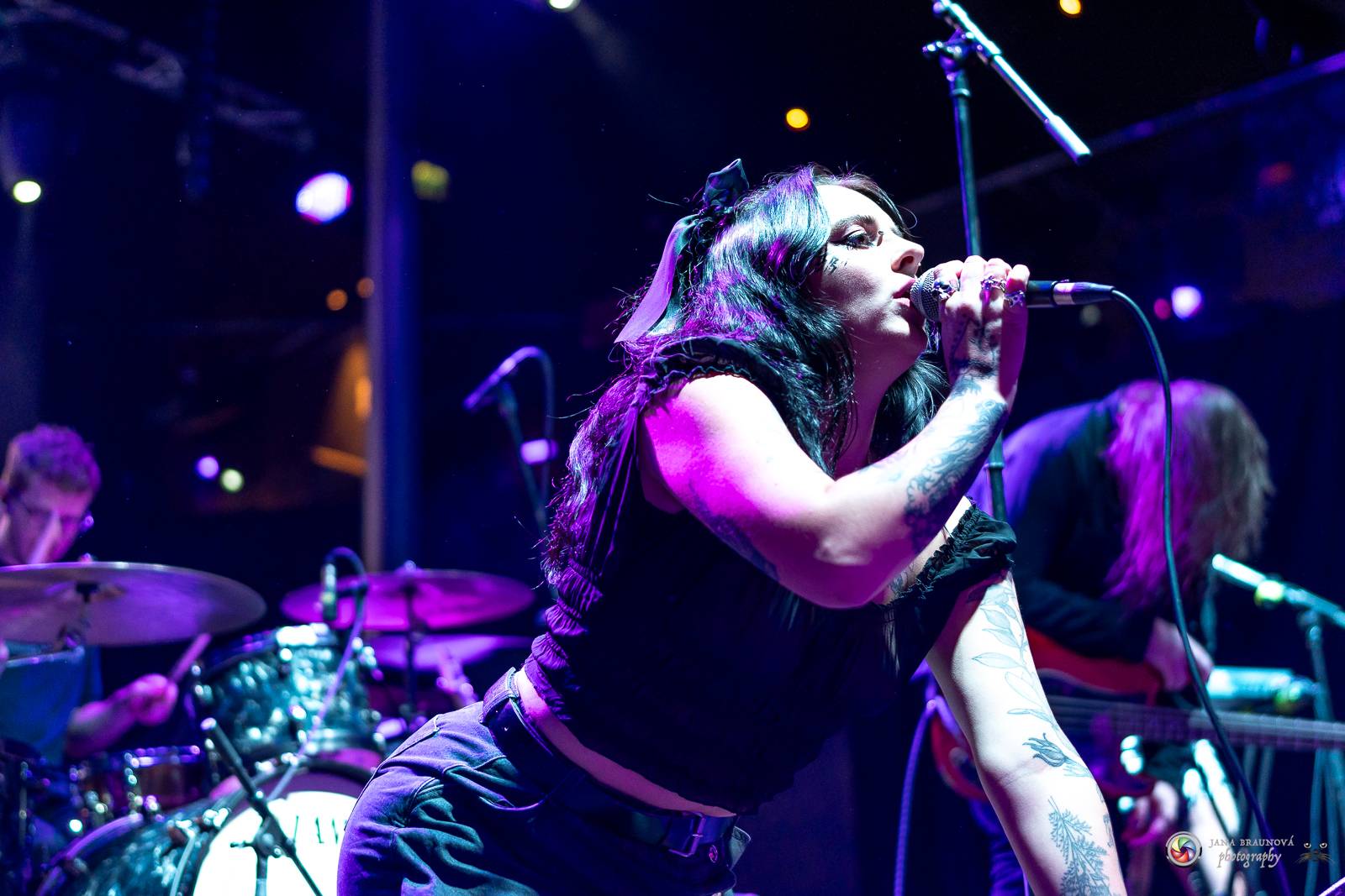 Dramatický, mrazivý i opředený záhadami. Takový byl koncert Skynd v pražském SaSaZu