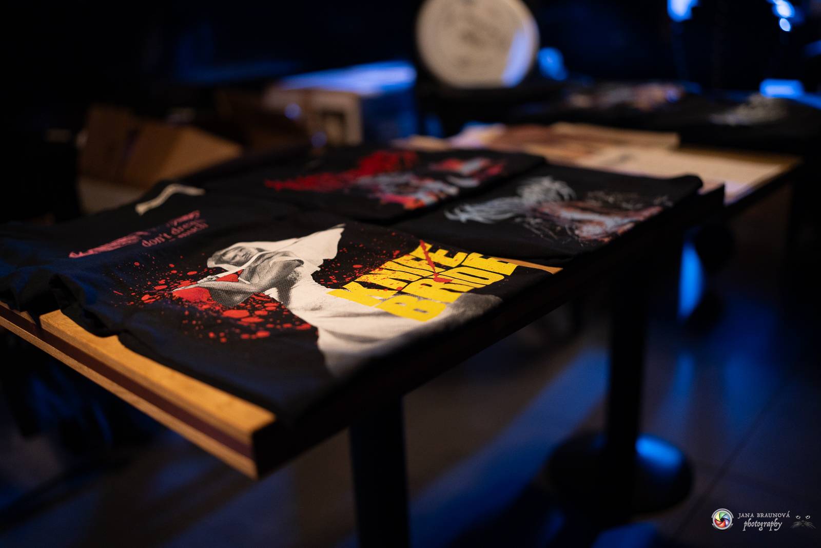 Dramatický, mrazivý i opředený záhadami. Takový byl koncert Skynd v pražském SaSaZu