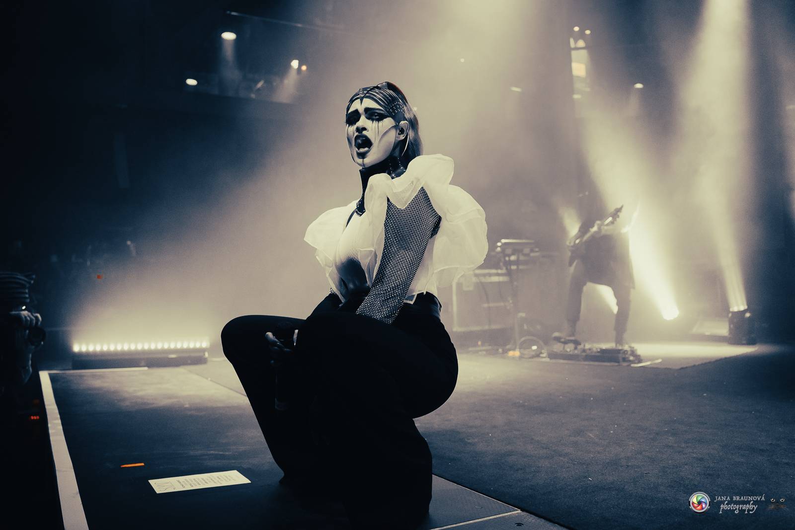 Dramatický, mrazivý i opředený záhadami. Takový byl koncert Skynd v pražském SaSaZu