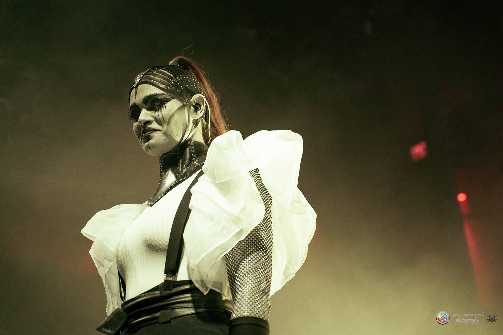 Dramatický, mrazivý i opředený záhadami. Takový byl koncert Skynd v pražském SaSaZu