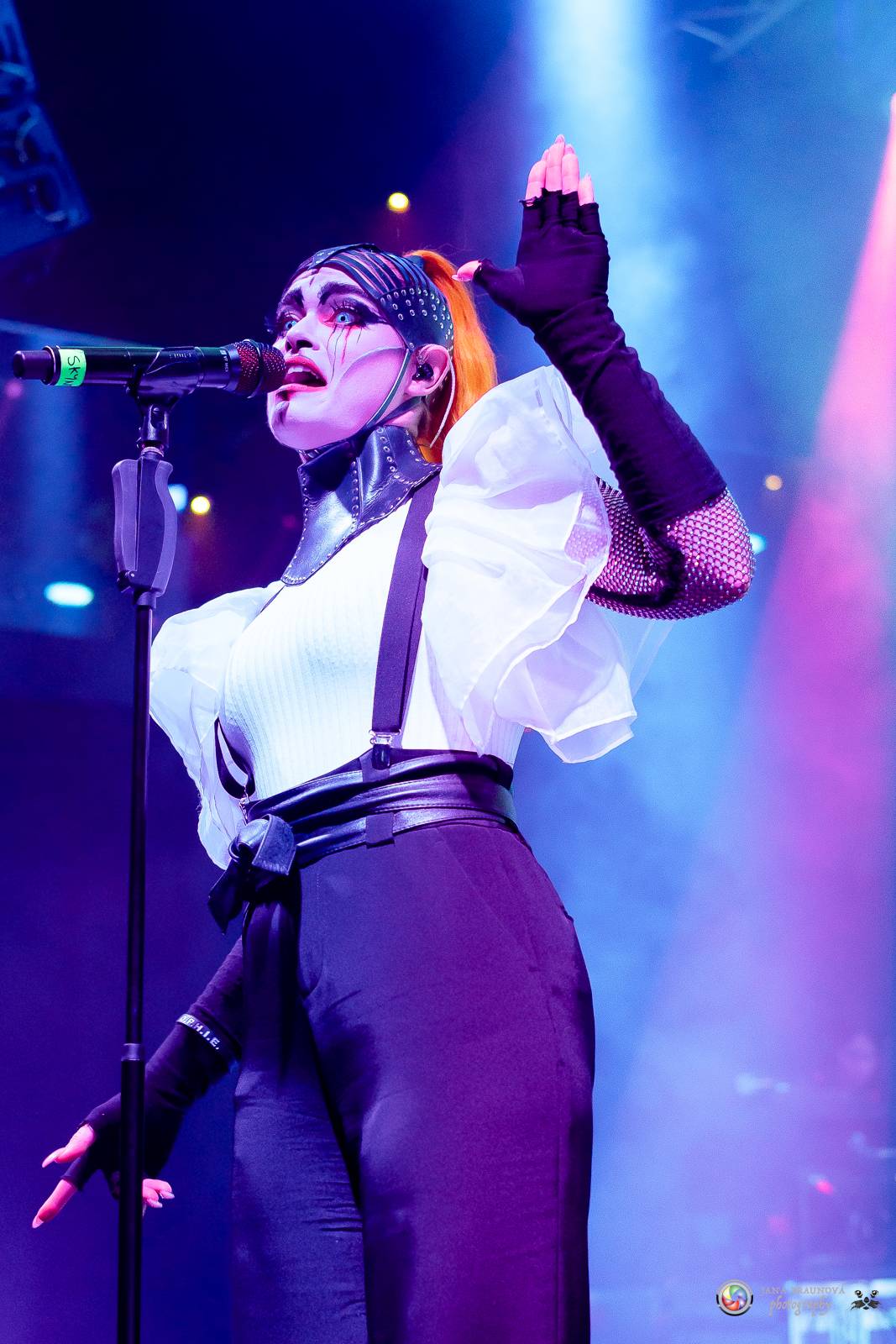 Dramatický, mrazivý i opředený záhadami. Takový byl koncert Skynd v pražském SaSaZu