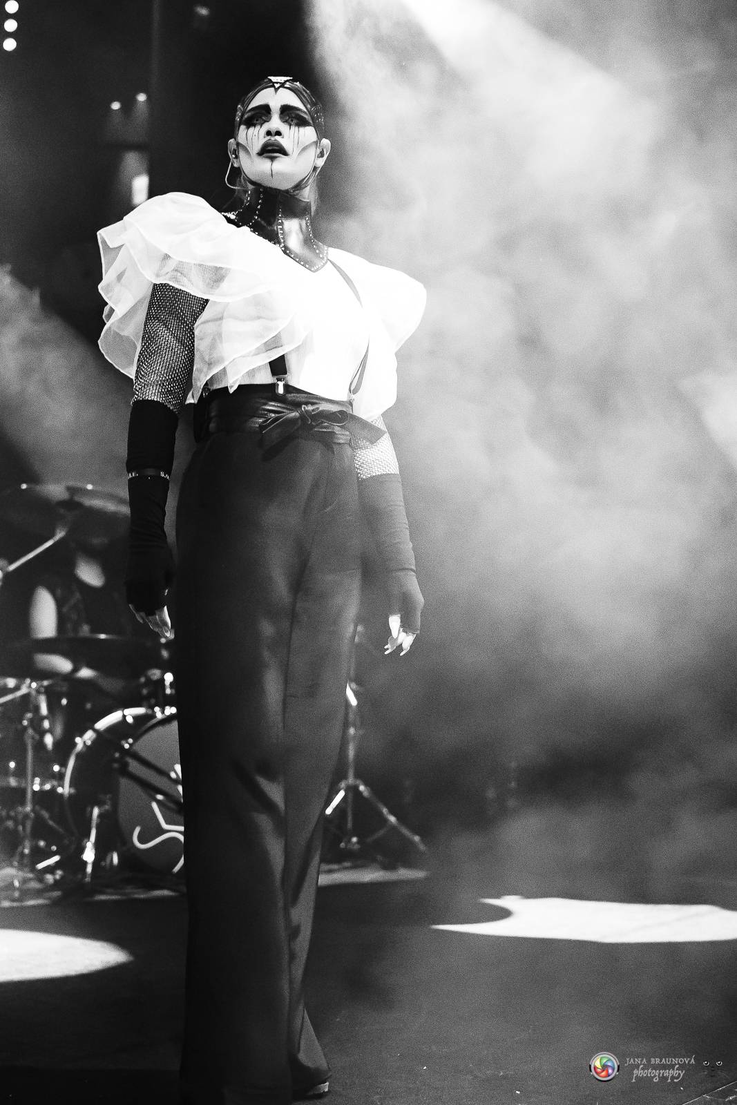 Dramatický, mrazivý i opředený záhadami. Takový byl koncert Skynd v pražském SaSaZu