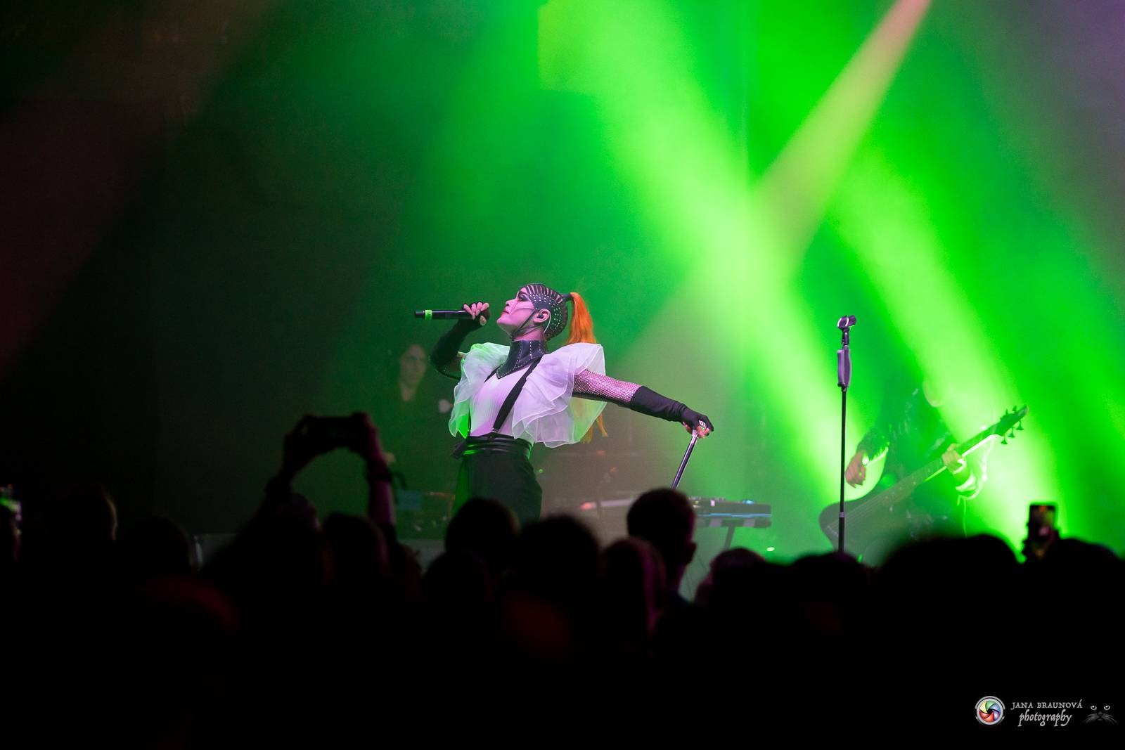 Dramatický, mrazivý i opředený záhadami. Takový byl koncert Skynd v pražském SaSaZu