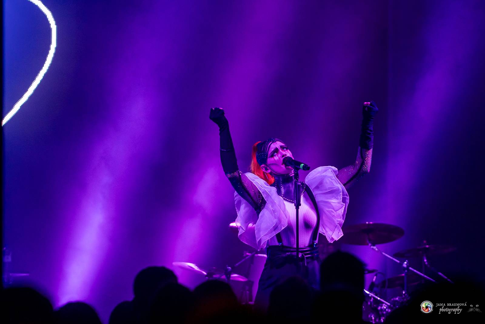 Dramatický, mrazivý i opředený záhadami. Takový byl koncert Skynd v pražském SaSaZu