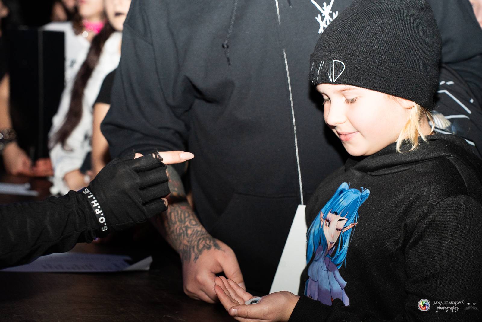 Dramatický, mrazivý i opředený záhadami. Takový byl koncert Skynd v pražském SaSaZu