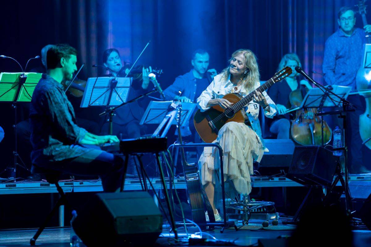 Lenka Filipová zpívala v Brně v několika jazycích, diváci ji odměnili standing ovation