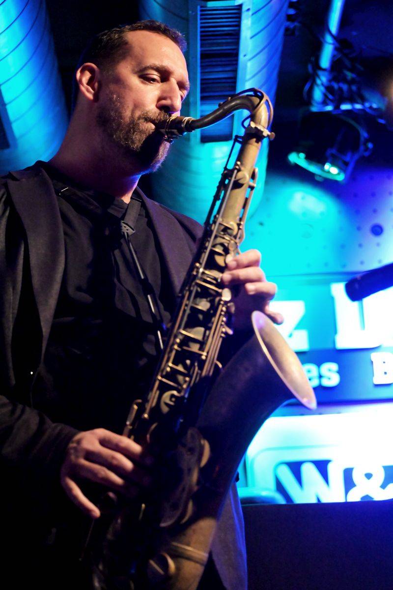 Brian Charett s Ondřejem Štveráčkem a Danielem Šoltisem zahráli v Jazz Docku mix funku, jazzu i elektronických zvuků