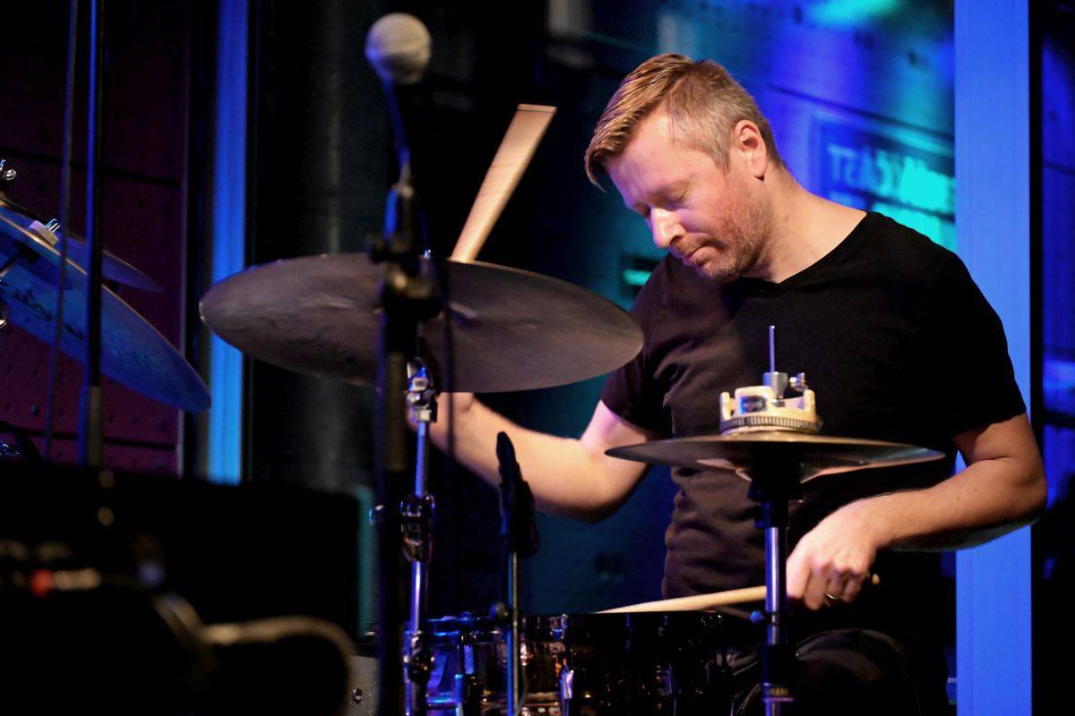 Brian Charett s Ondřejem Štveráčkem a Danielem Šoltisem zahráli v Jazz Docku mix funku, jazzu i elektronických zvuků