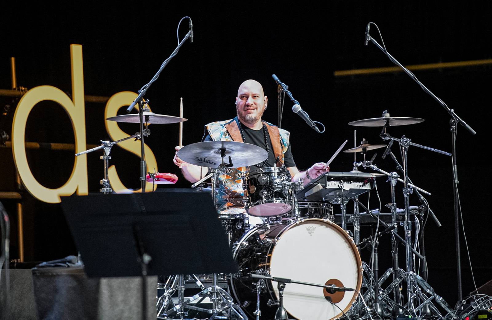 Angélique Kidjo ohromila svým hlasem Forum Karlín, přednesla mu svou verzi kultovního alba Talking Heads