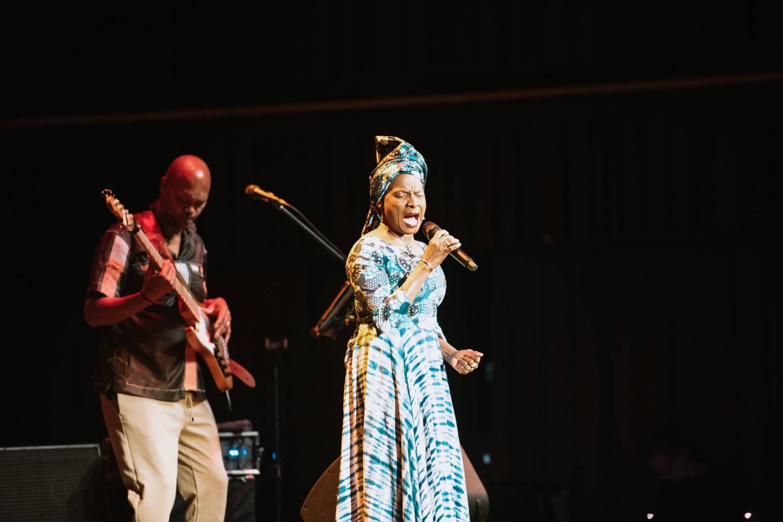 Angélique Kidjo ohromila svým hlasem Forum Karlín, přednesla mu svou verzi kultovního alba Talking Heads