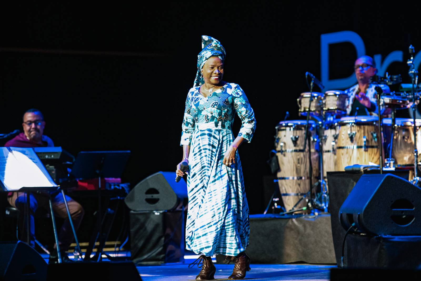 Angélique Kidjo ohromila svým hlasem Forum Karlín, přednesla mu svou verzi kultovního alba Talking Heads