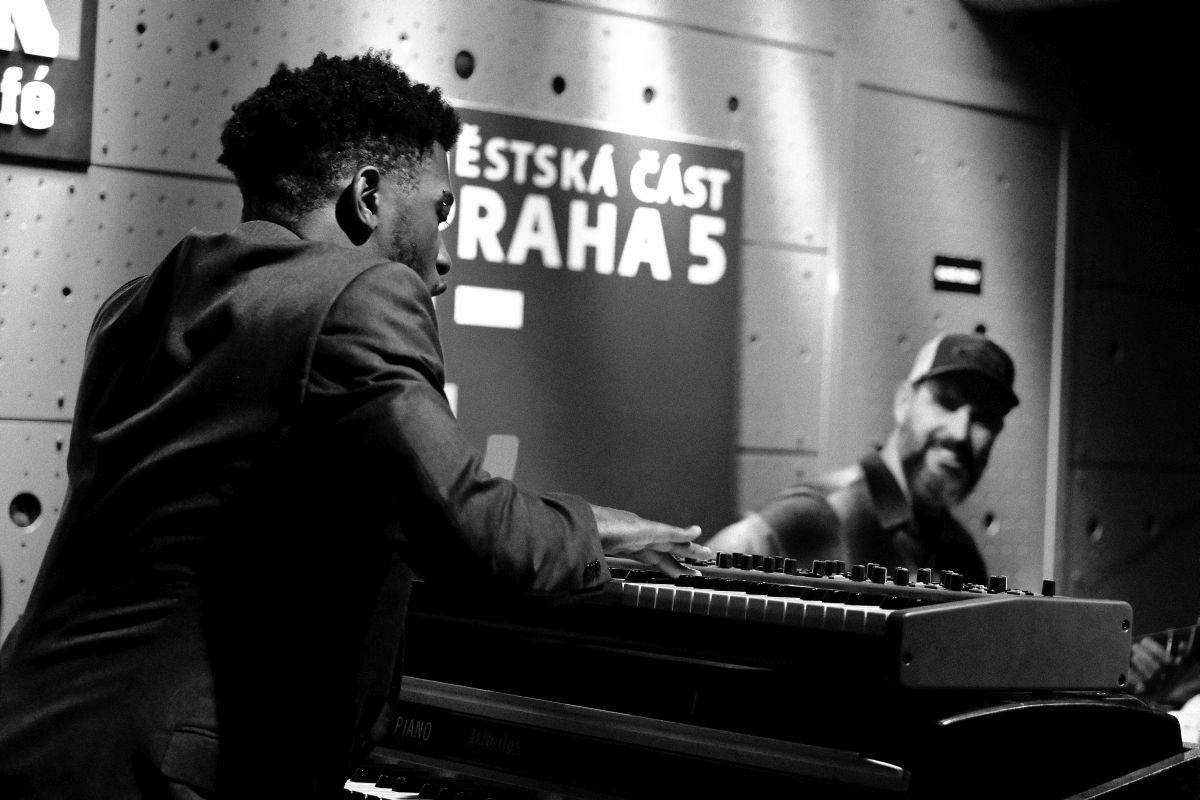 Kurt Elling & Charlie Hunter ohromili Jazz Dock