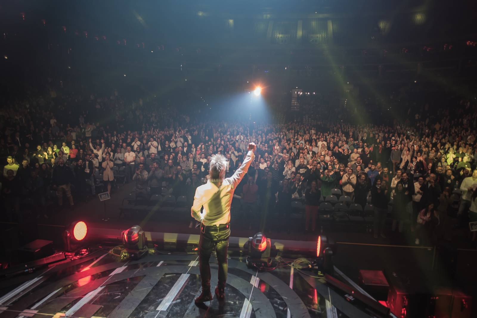 Havasi strhl O2 arenu svou svěží, vášnivou, ale zároveň zábavnou hudbou