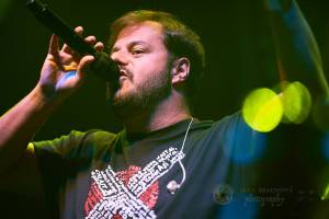 Xindl X se o Návod ke čtení manuálu podělil i v Plzni, předskakoval mu Crossband