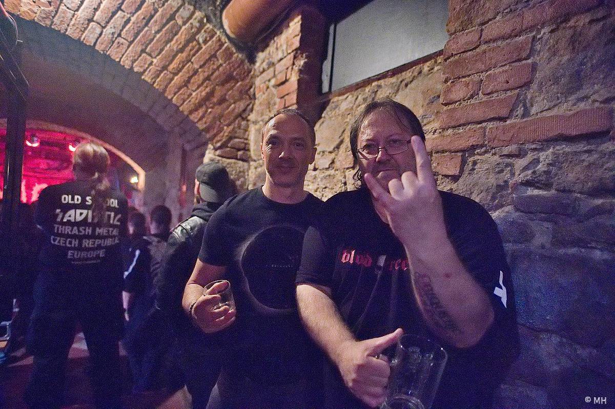 V Plzni se rozjela metalová party, do Parlamentu dorazili Bloodcreek, Hanta a Morus