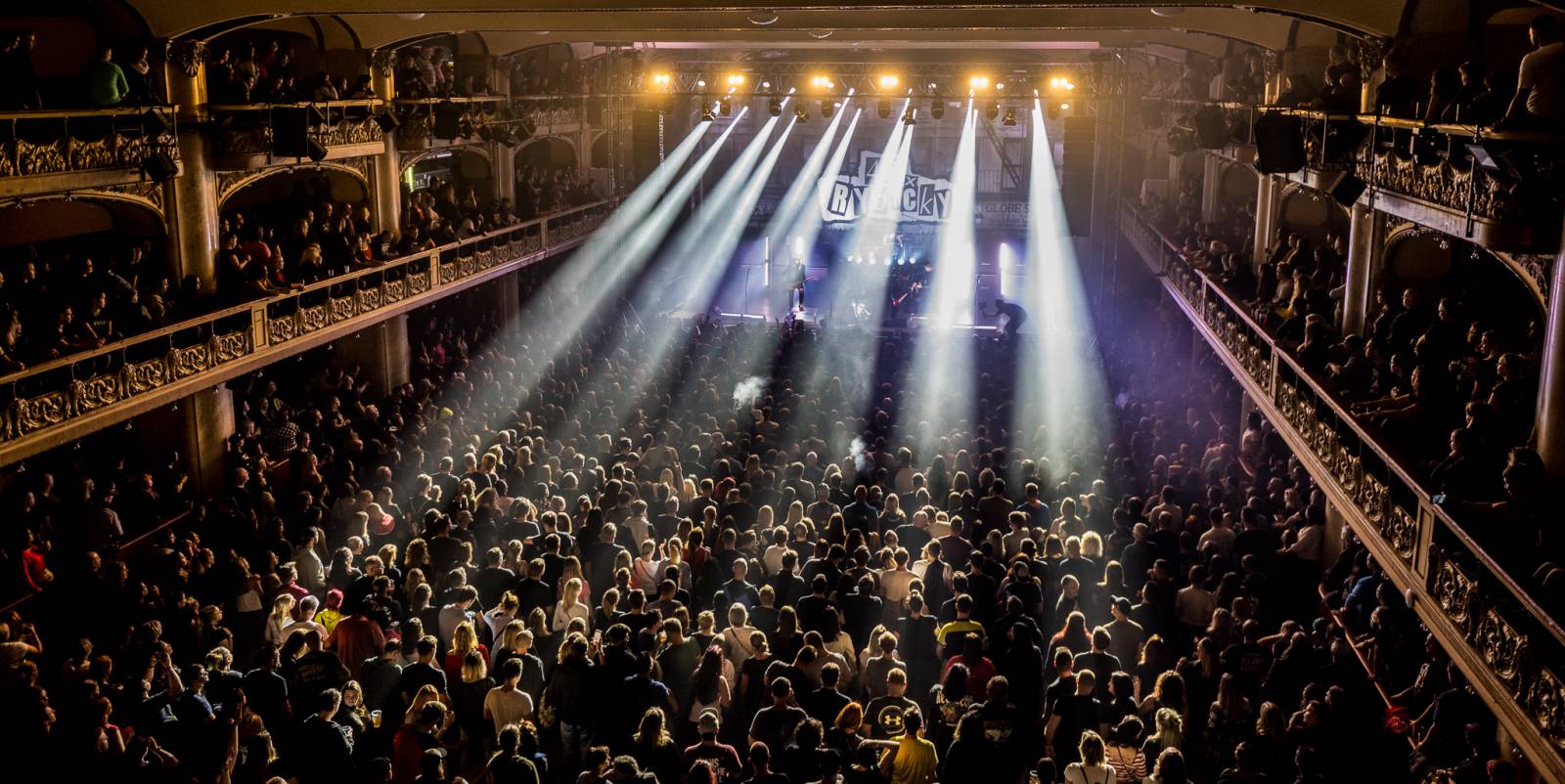 Čas letí. Rybičky 48 oslavily v pražské Lucerně 21 let od prvního koncertu