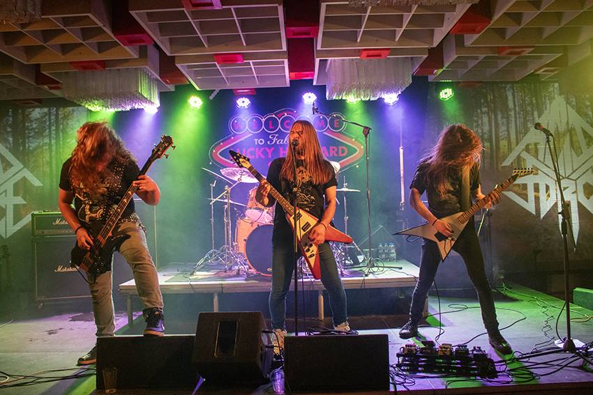 Českými Budějovicemi otřásl Dead End. Zahráli Born From Pain, Pyogenesis, The Agony, Gutalax i Satisfucktion