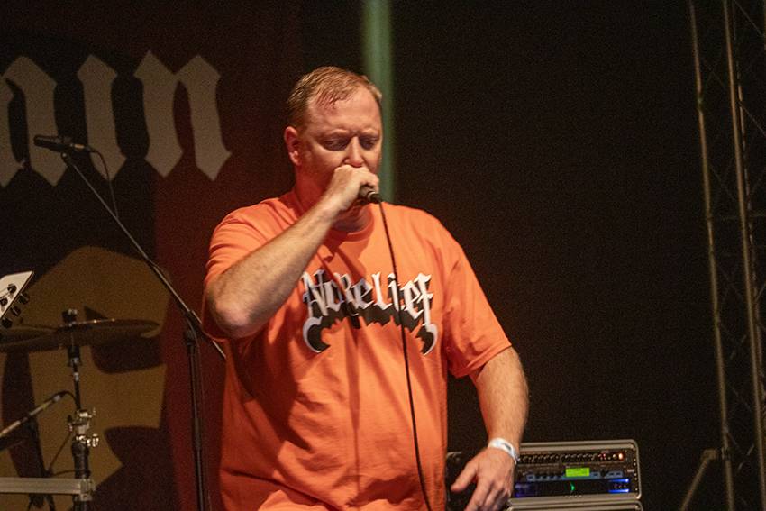 Českými Budějovicemi otřásl Dead End. Zahráli Born From Pain, Pyogenesis, The Agony, Gutalax i Satisfucktion