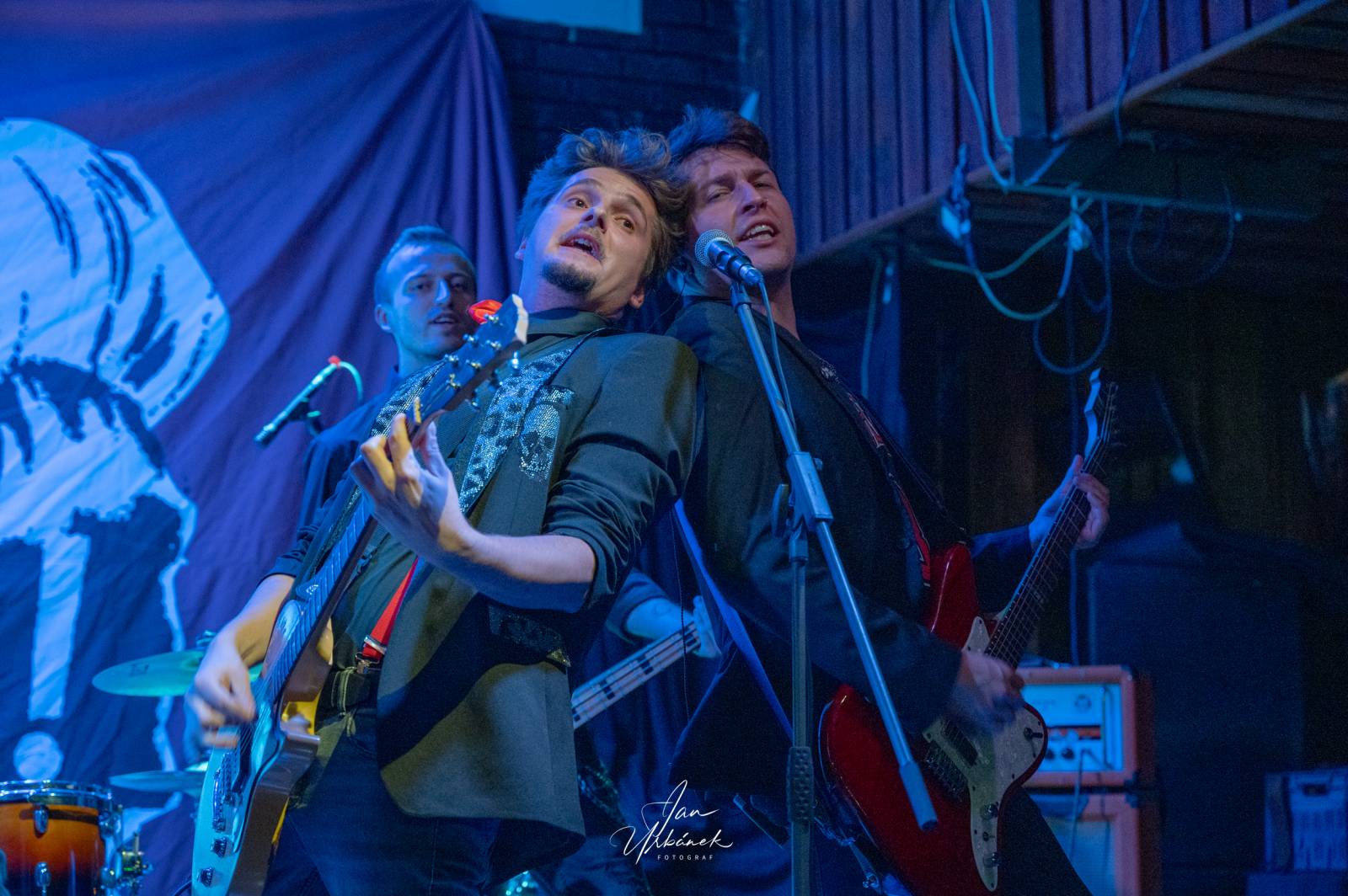 Opuštěný děti dorazily do Teplic. ZakázanÝovoce a Koblížci měli energie na rozdávání