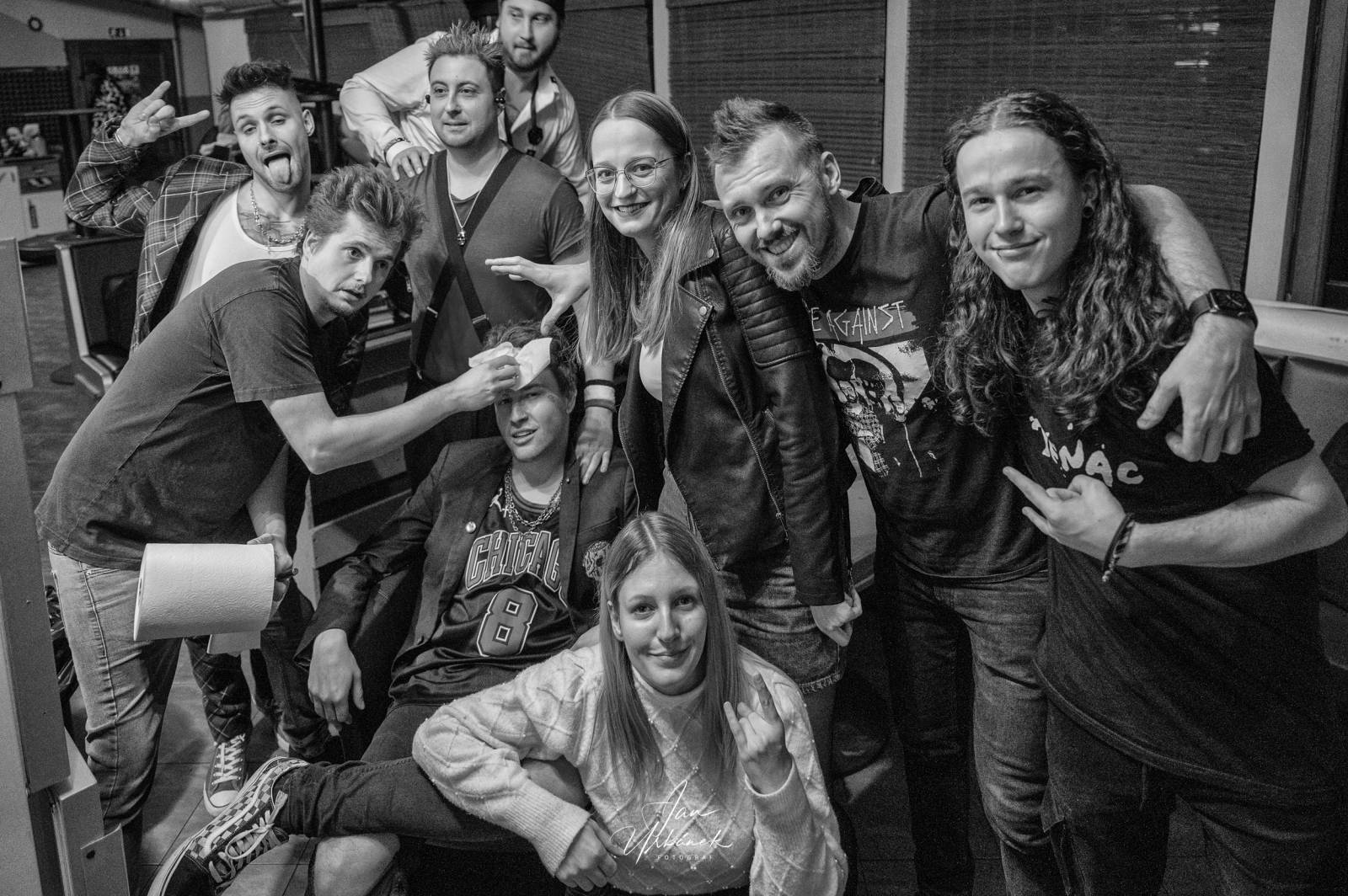 Opuštěný děti dorazily do Teplic. ZakázanÝovoce a Koblížci měli energie na rozdávání