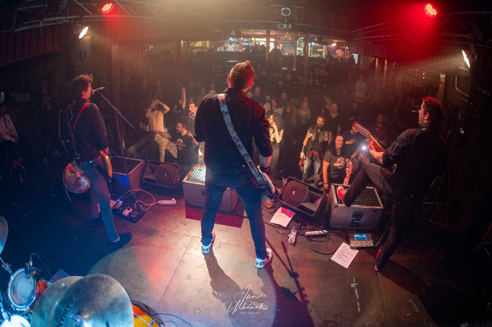 Opuštěný děti dorazily do Teplic. ZakázanÝovoce a Koblížci měli energie na rozdávání