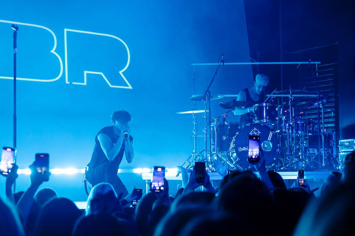 Sofian Medjmedj znovu vyprodal pražskou Roxy. Pokřtil nové album a oznámil svůj dosud největší koncert