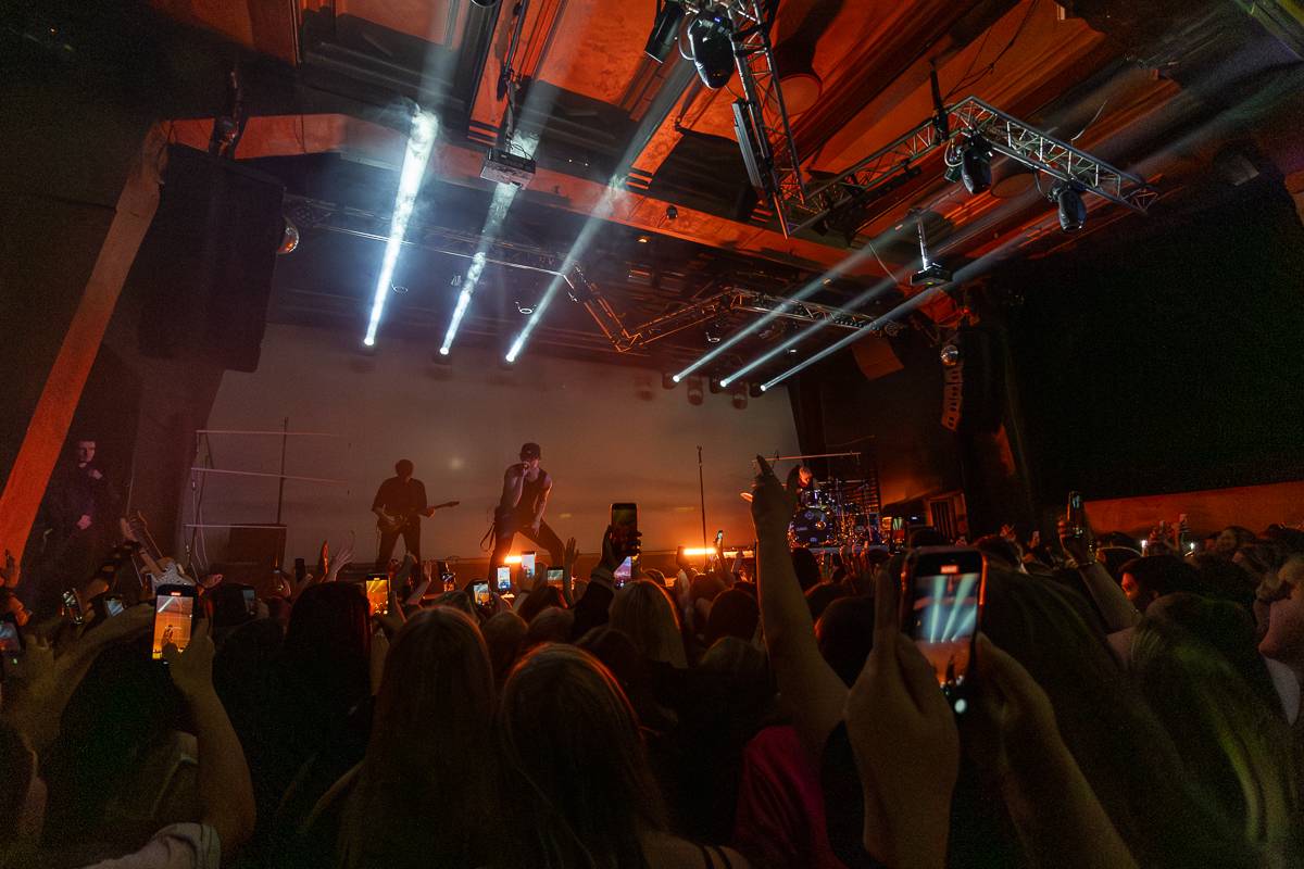 Sofian Medjmedj znovu vyprodal pražskou Roxy. Pokřtil nové album a oznámil svůj dosud největší koncert