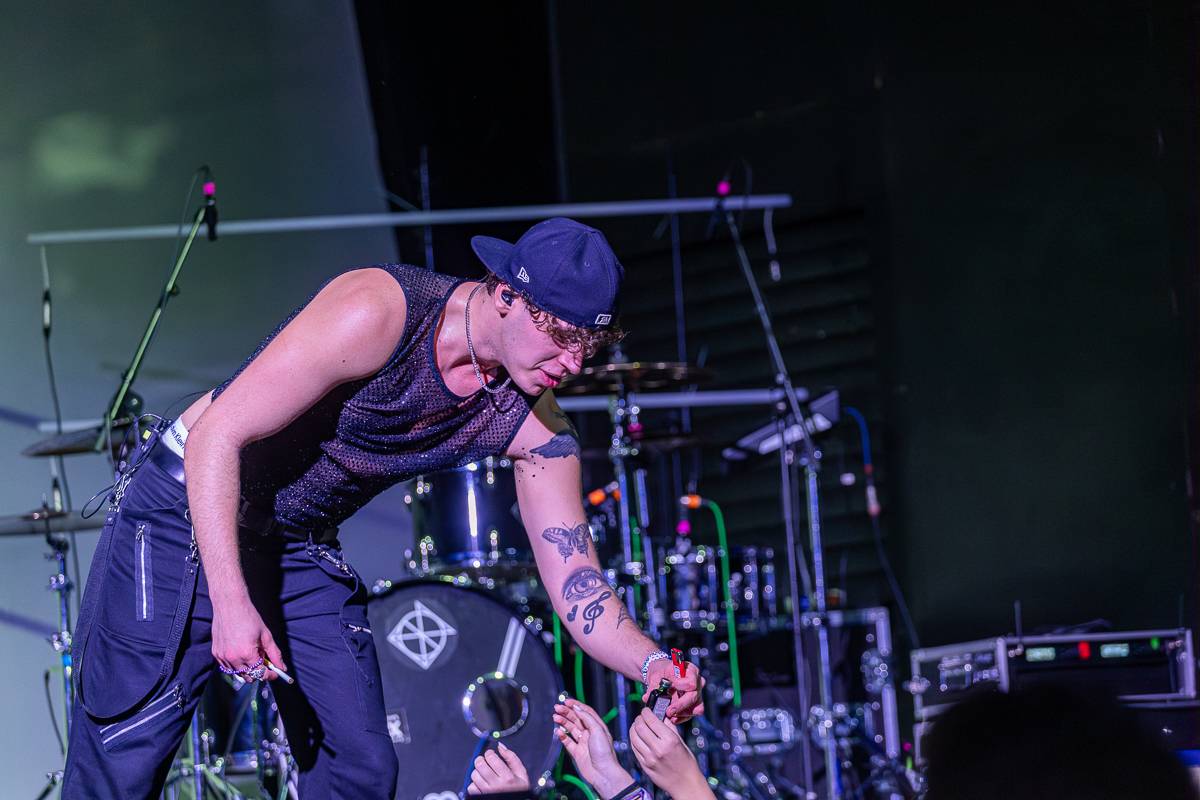 Sofian Medjmedj znovu vyprodal pražskou Roxy. Pokřtil nové album a oznámil svůj dosud největší koncert