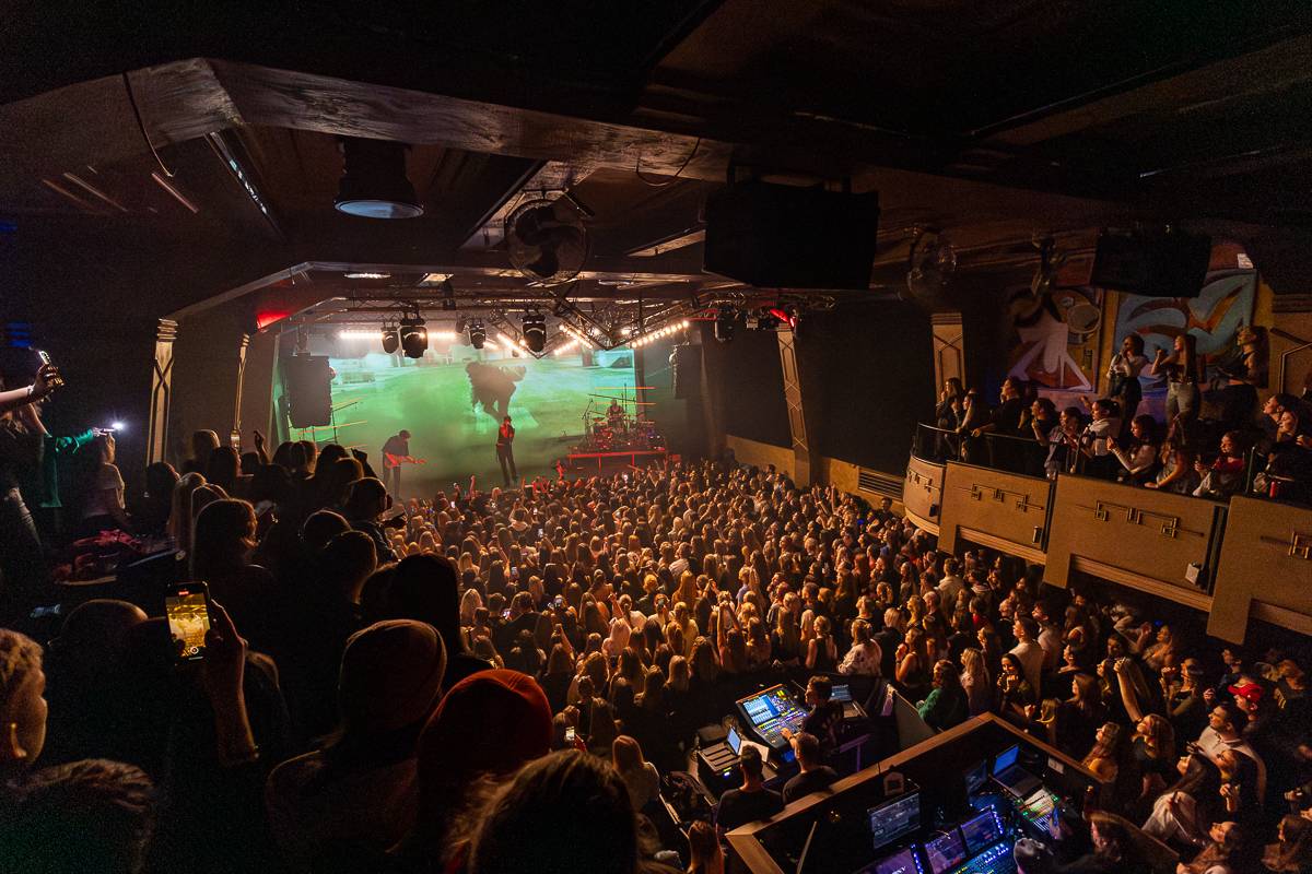 Sofian Medjmedj znovu vyprodal pražskou Roxy. Pokřtil nové album a oznámil svůj dosud největší koncert