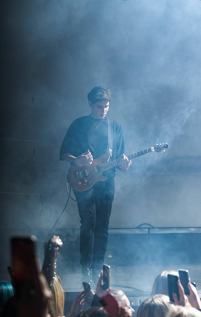 Sofian Medjmedj znovu vyprodal pražskou Roxy. Pokřtil nové album a oznámil svůj dosud největší koncert