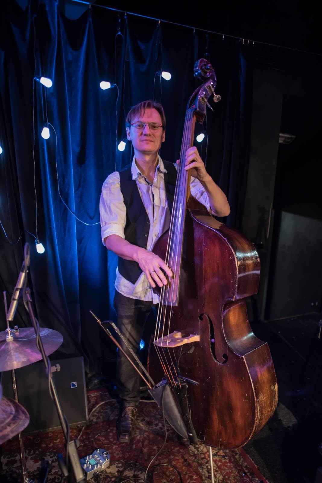 Saxana kouzlila v Malostranské besedě. Petra Černocká s manželem a dcerou Bárou navodili v klubu přátelskou atmosféru